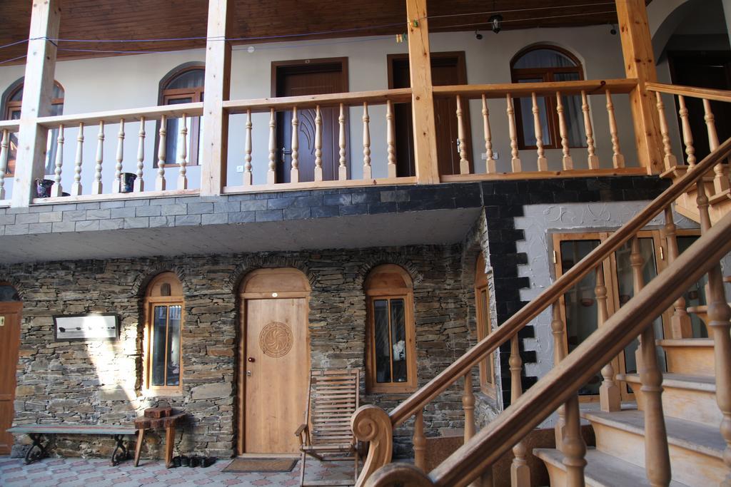 Guesthouse David Zhorzholiani Mestia Esterno foto