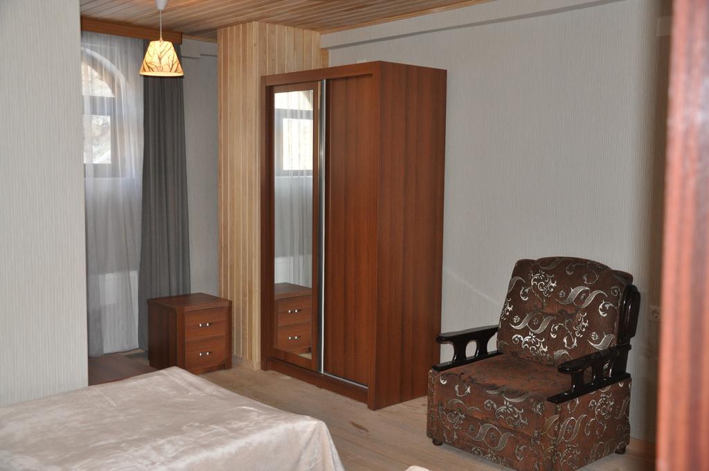 Guesthouse David Zhorzholiani Mestia Camera foto