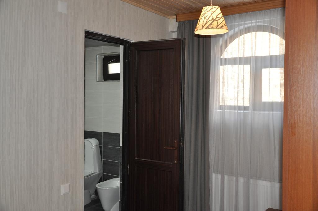 Guesthouse David Zhorzholiani Mestia Camera foto