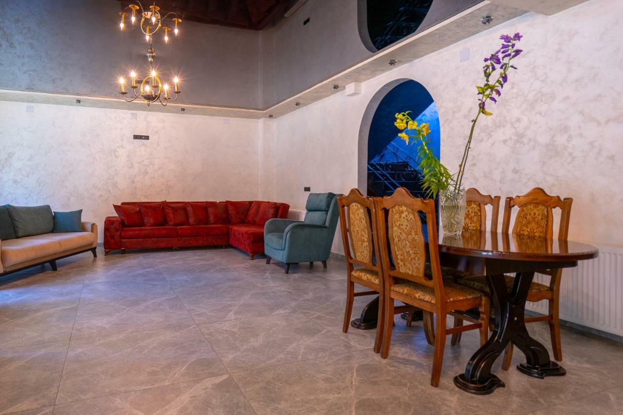 Guesthouse David Zhorzholiani Mestia Esterno foto